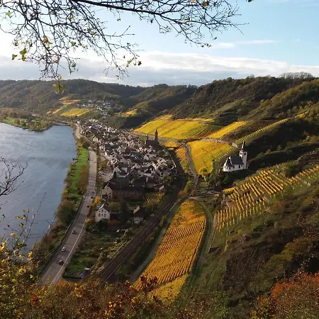 Zur Burg Eltz