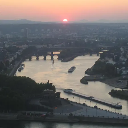 Zur Burg Eltz * Wierschem