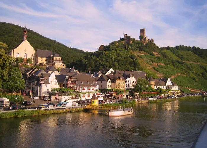 Zur Burg Eltz *