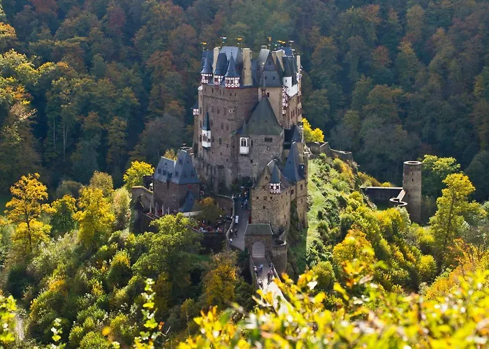 Zur Burg Eltz
